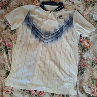 アディダス(adidas)のadidas Tシャツ(Tシャツ/カットソー(七分/長袖))