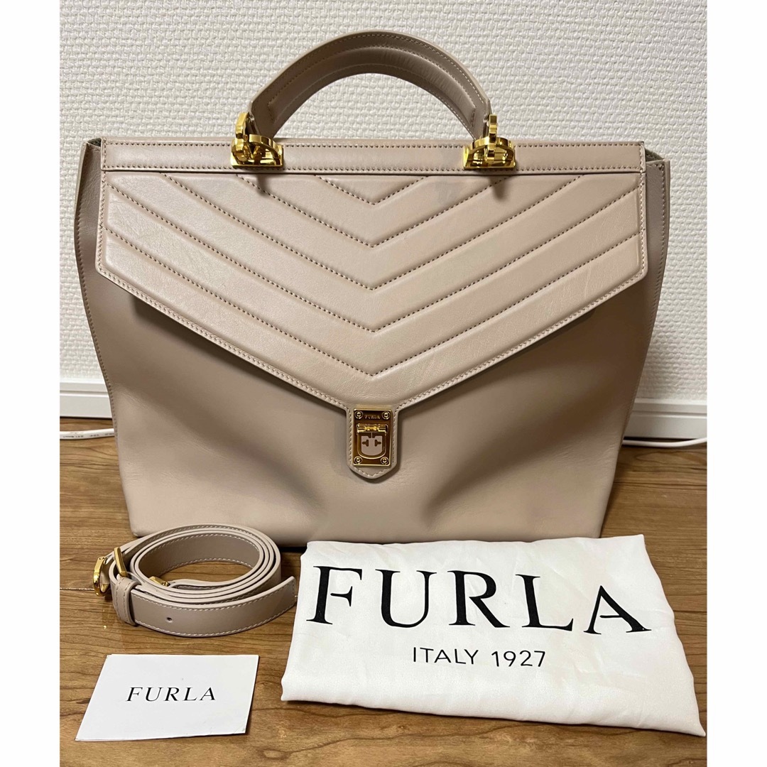 FURLA フルラ　2wayバック　A4可能・PCも可