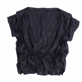 イッセイミヤケ(ISSEY MIYAKE)の美品 イッセイミヤケ フェット ISSEY MIYAKE FETE シャツ ブラウス フレンチスリーブ 無地 タック トップス レディース 2(M相当) ブラック(シャツ/ブラウス(半袖/袖なし))