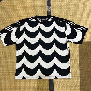 アディダス(adidas)のadidas marimekko Tシャツショートパンツセット(Tシャツ(半袖/袖なし))