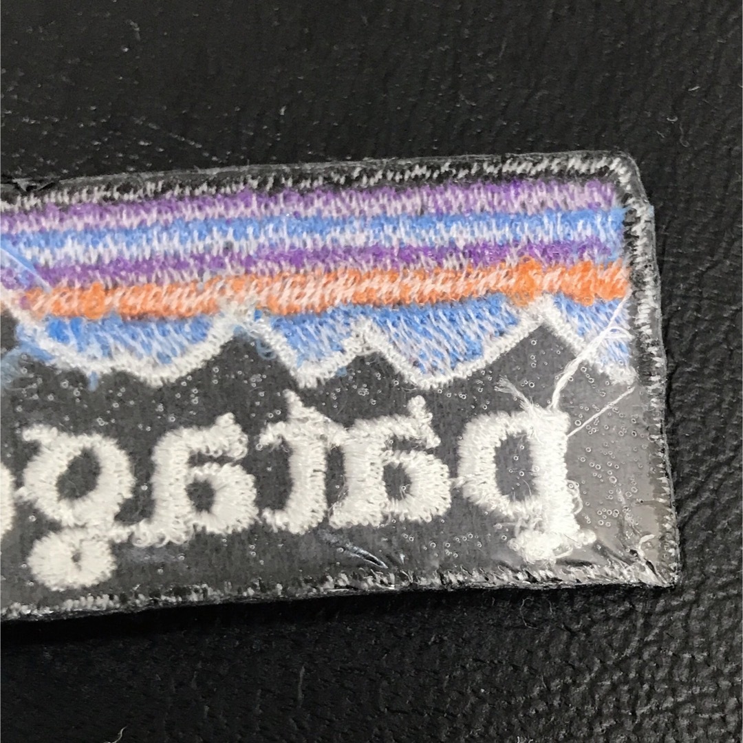 patagonia(パタゴニア)の70×28mm PATAGONIA フィッツロイロゴ アイロンワッペン -85 ハンドメイドの素材/材料(各種パーツ)の商品写真