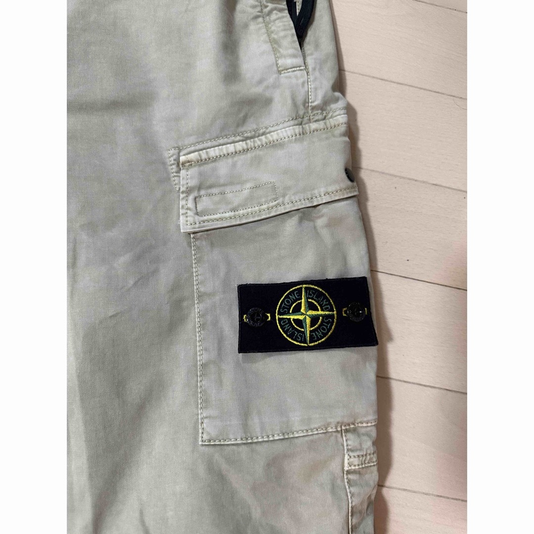 STONE ISLAND(ストーンアイランド)のstone island ロゴパッチカーゴパンツ メンズのパンツ(ワークパンツ/カーゴパンツ)の商品写真