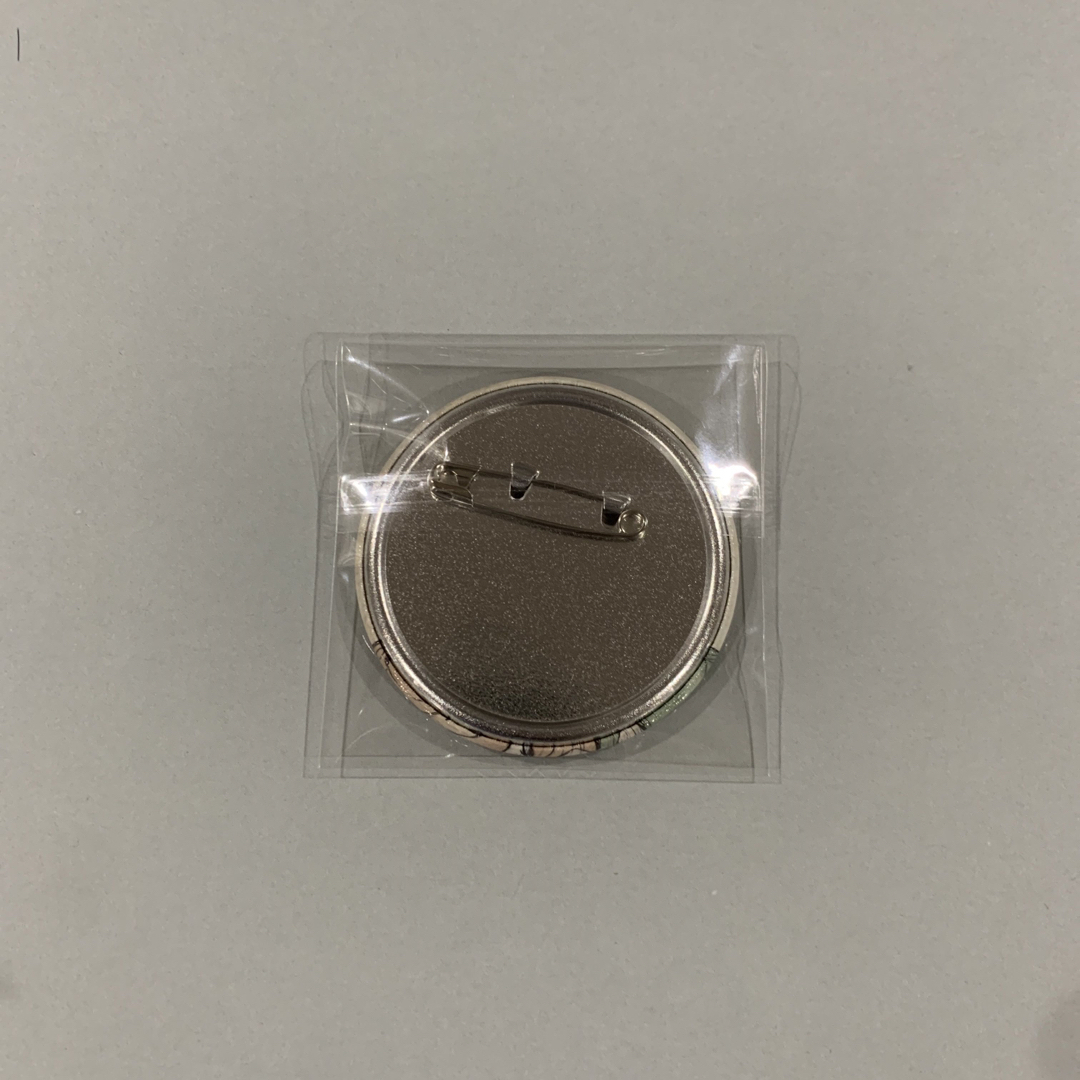 進撃の巨人 リヴァイ きゃめに 缶バッジ 1点 | www.prakashferrous.com
