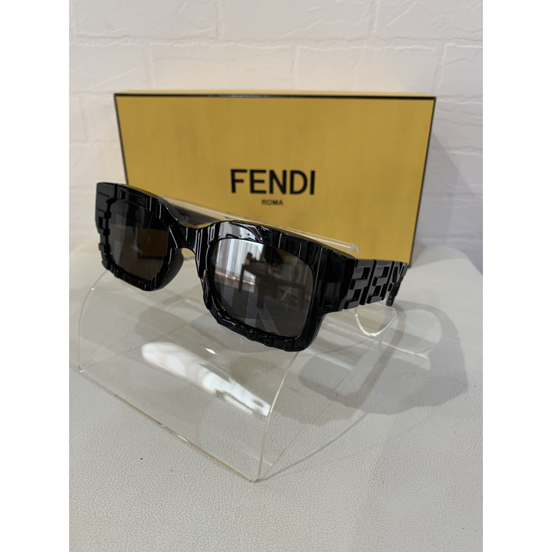 限定コラボサングラスFENDI by MARCJACOBS限定コラボサングラス新品未