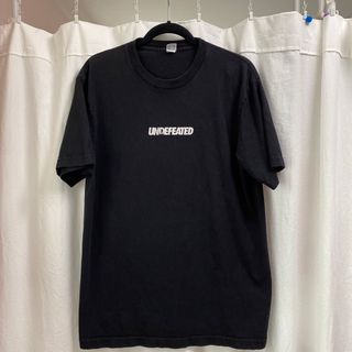 アンディフィーテッド(UNDEFEATED)のUNDEFEATED 半袖ロゴＴシャツ(Tシャツ/カットソー(半袖/袖なし))