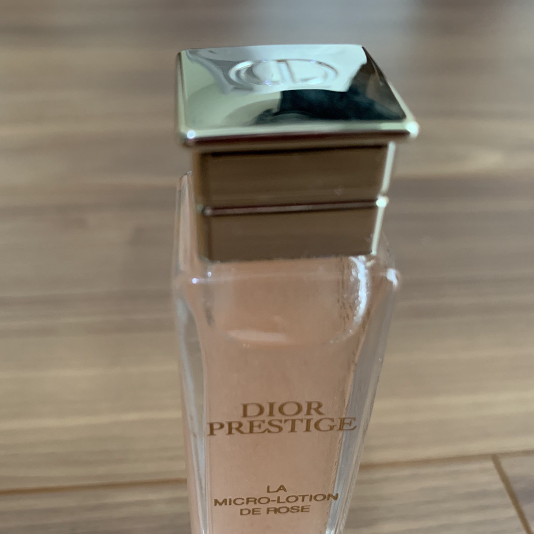 Christian Dior(クリスチャンディオール)のせーら様専用　プレステージ マイクロ ユイル ド ローズ セラム 50ml コスメ/美容のスキンケア/基礎化粧品(美容液)の商品写真