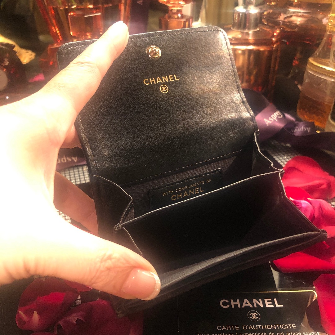 CHANEL ウォレット レディースのファッション小物(財布)の商品写真