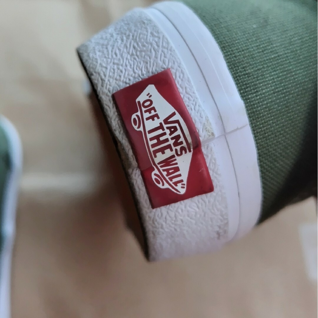 VANS(ヴァンズ)のVANS スリッポン 24cm グリーン レディースの靴/シューズ(スリッポン/モカシン)の商品写真