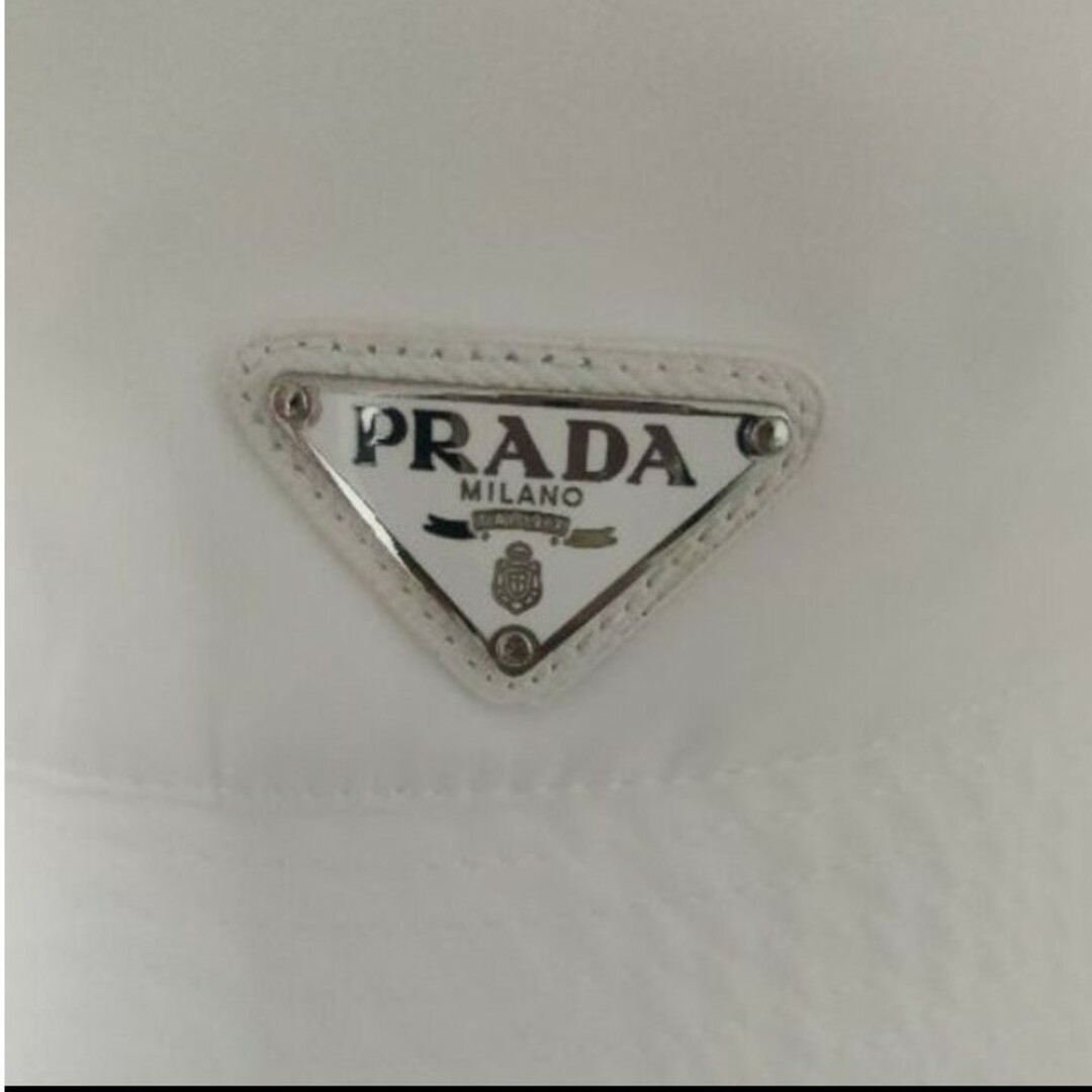 PRADA(プラダ)のプラダ　バケットハット　白 レディースの帽子(ハット)の商品写真