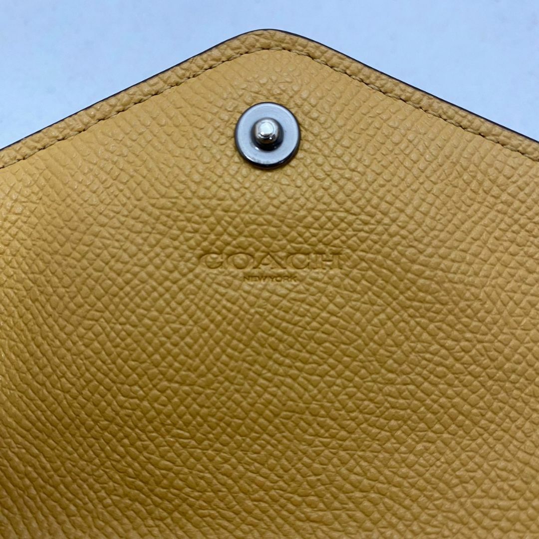 二つ折り財布 COACH イエロー コーチ 黄色 レザー 二つ折り財布 COACH イエロー コーチ 黄色 レザー