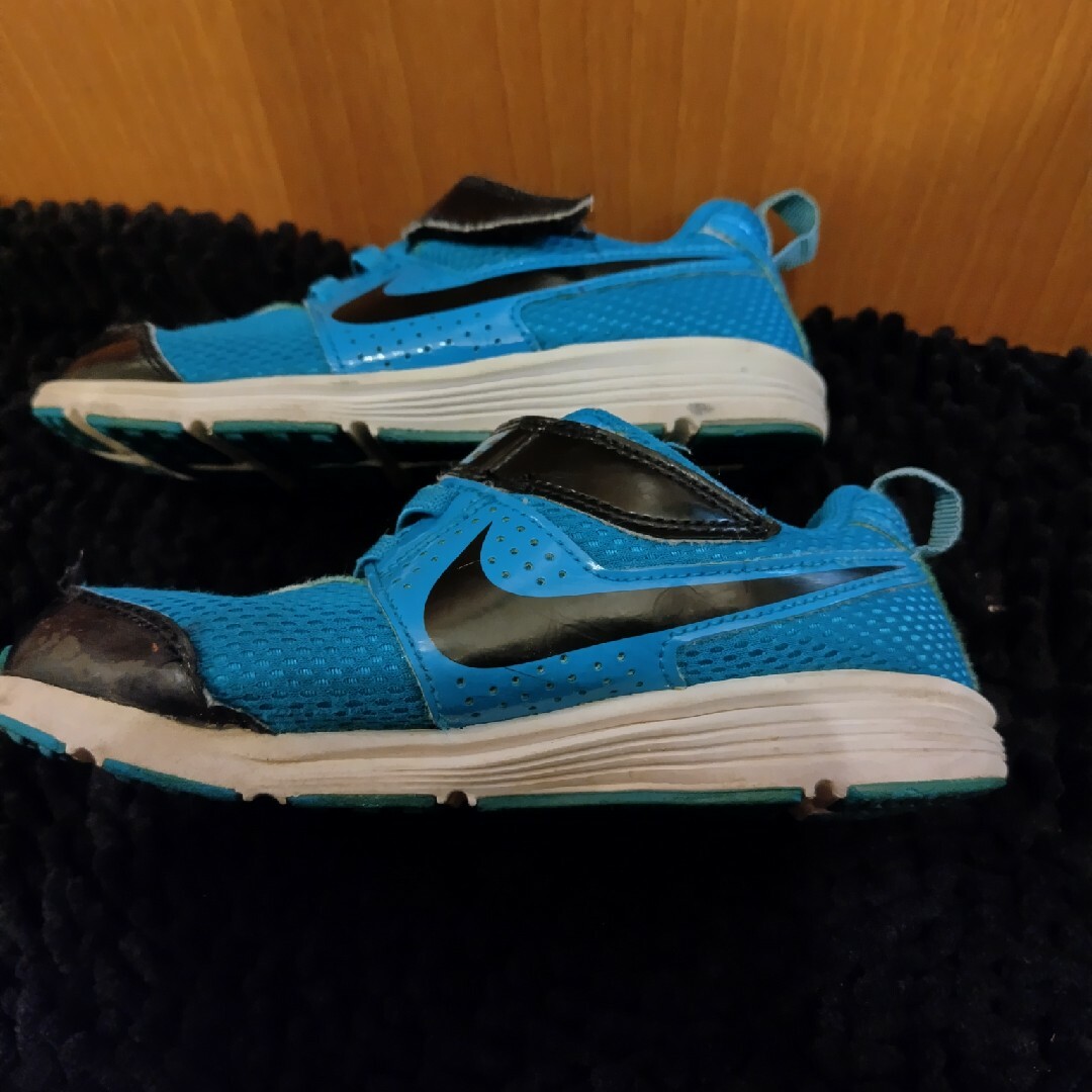 NIKE(ナイキ)の18センチ キッズ/ベビー/マタニティのキッズ靴/シューズ(15cm~)(スニーカー)の商品写真