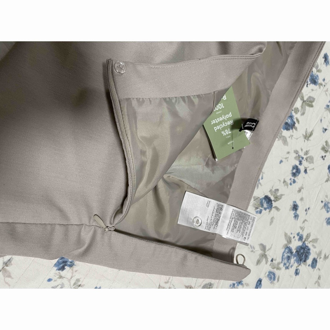 H&M(エイチアンドエム)の新品　タグ付き　H&M エイチアンドエム　2Way ショートスカート　M レディースのスカート(ミニスカート)の商品写真