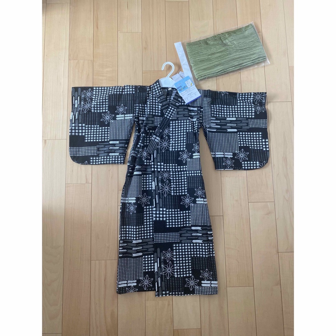 R☆様専用　新品　子ども　浴衣　キッズ　100 キッズ/ベビー/マタニティのキッズ服女の子用(90cm~)(甚平/浴衣)の商品写真