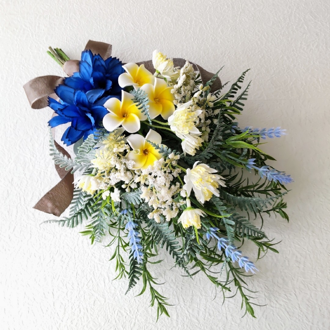 ロイヤルブルーのお花とプルメリアのスワッグ  ハンドメイド  スワッグ  リース ハンドメイドのフラワー/ガーデン(リース)の商品写真