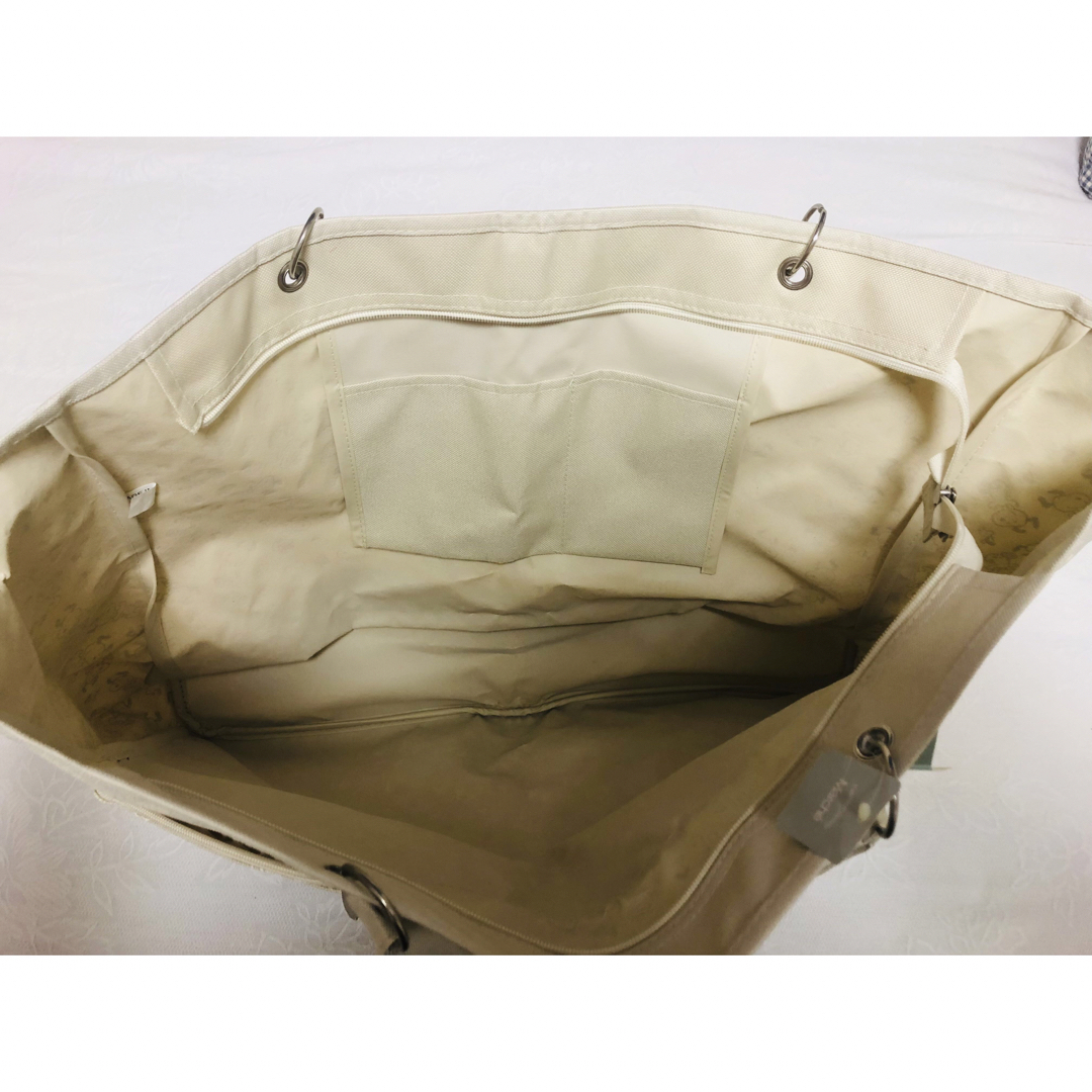 SNOOPY(スヌーピー)のスヌーピー　トートバッグ　ベージュ色　新品未使用 レディースのバッグ(トートバッグ)の商品写真