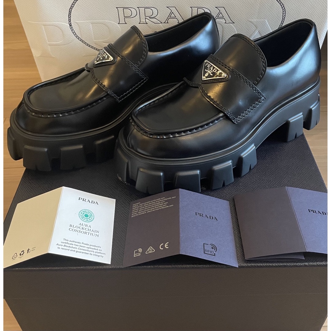 新品未使用 PRADA プラダ モノリス ブラッシュドレザー ローファー 8-