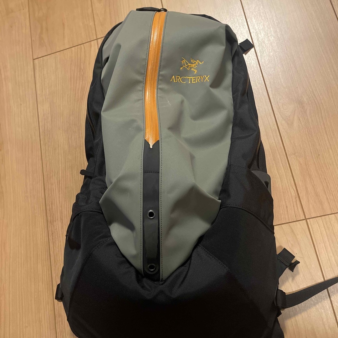 BEAMS ARC'TERYXバックパック 別注 ARRO 22 ReBIRD-