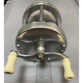 クロシオ 両軸リール No.70-Dの通販 by shop|ラクマ クロシオ 両軸リール No.70-Dの通販 by shop|ラクマ