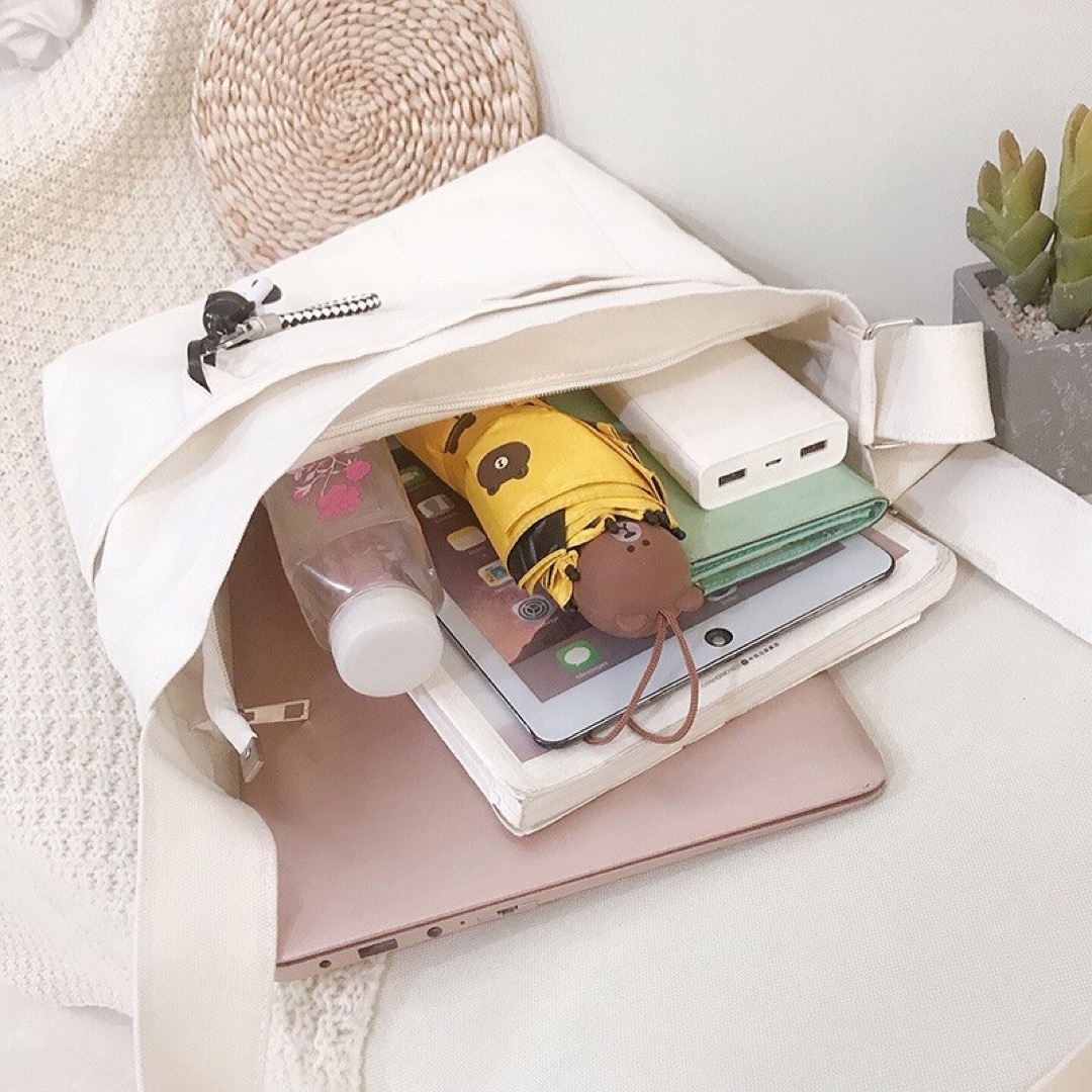 キャンバス ショルダーバッグ トートバッグ キーホルダー付き ホワイト 韓国 レディースのバッグ(ショルダーバッグ)の商品写真