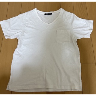 アースミュージックアンドエコロジー(earth music & ecology)の白Tシャツ(Tシャツ/カットソー(半袖/袖なし))
