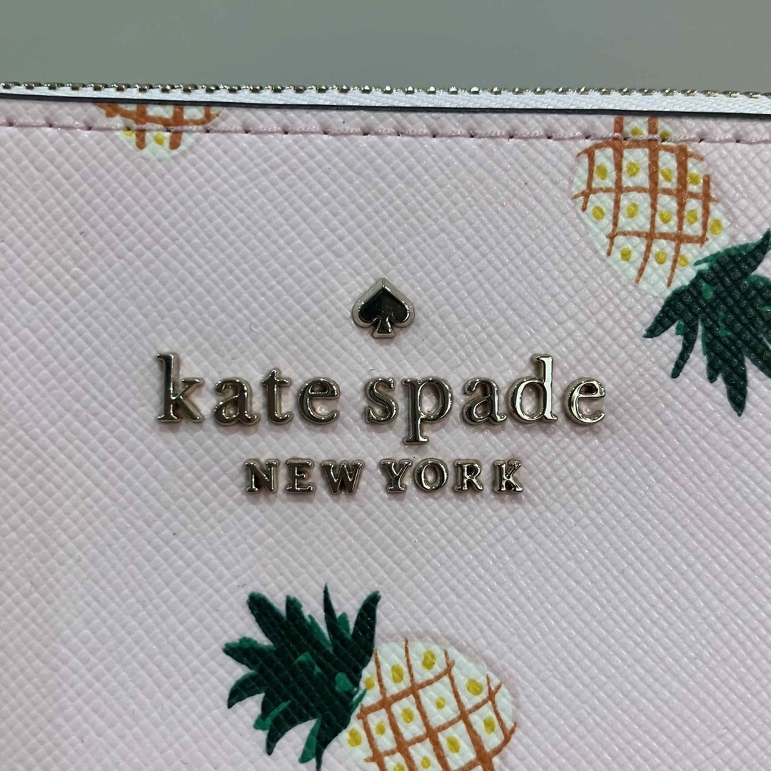 kate spade new york(ケイトスペードニューヨーク)の【新品・未使用】kate spade 化粧　ポーチ　パイナップル レディースのファッション小物(ポーチ)の商品写真