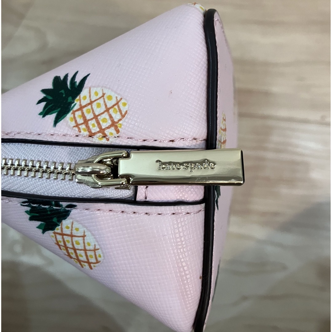 kate spade new york(ケイトスペードニューヨーク)の【新品・未使用】kate spade 化粧　ポーチ　パイナップル レディースのファッション小物(ポーチ)の商品写真