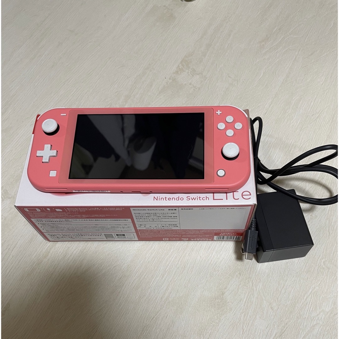 Nintendo Switch Lite コーラル