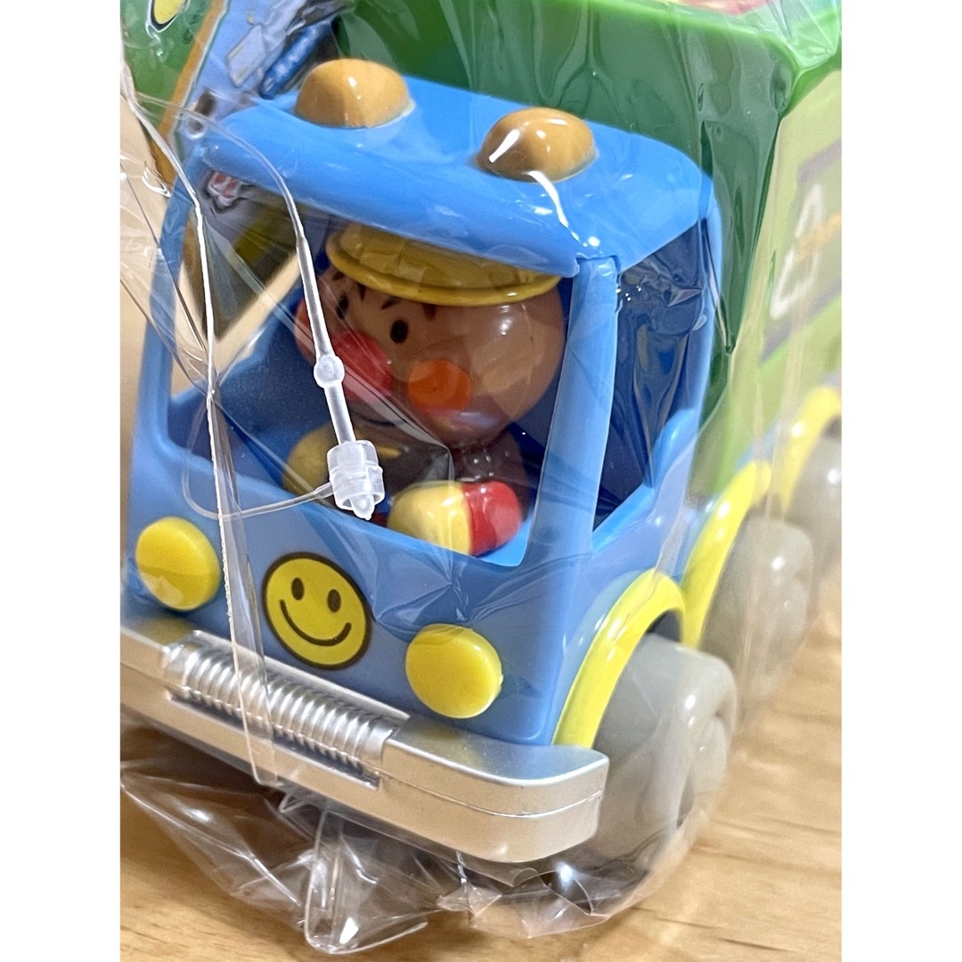 アンパンマン(アンパンマン)のそれいけ！アンパンマン　キョロキョロ働くカー　ゴミ収集車 キッズ/ベビー/マタニティのおもちゃ(電車のおもちゃ/車)の商品写真