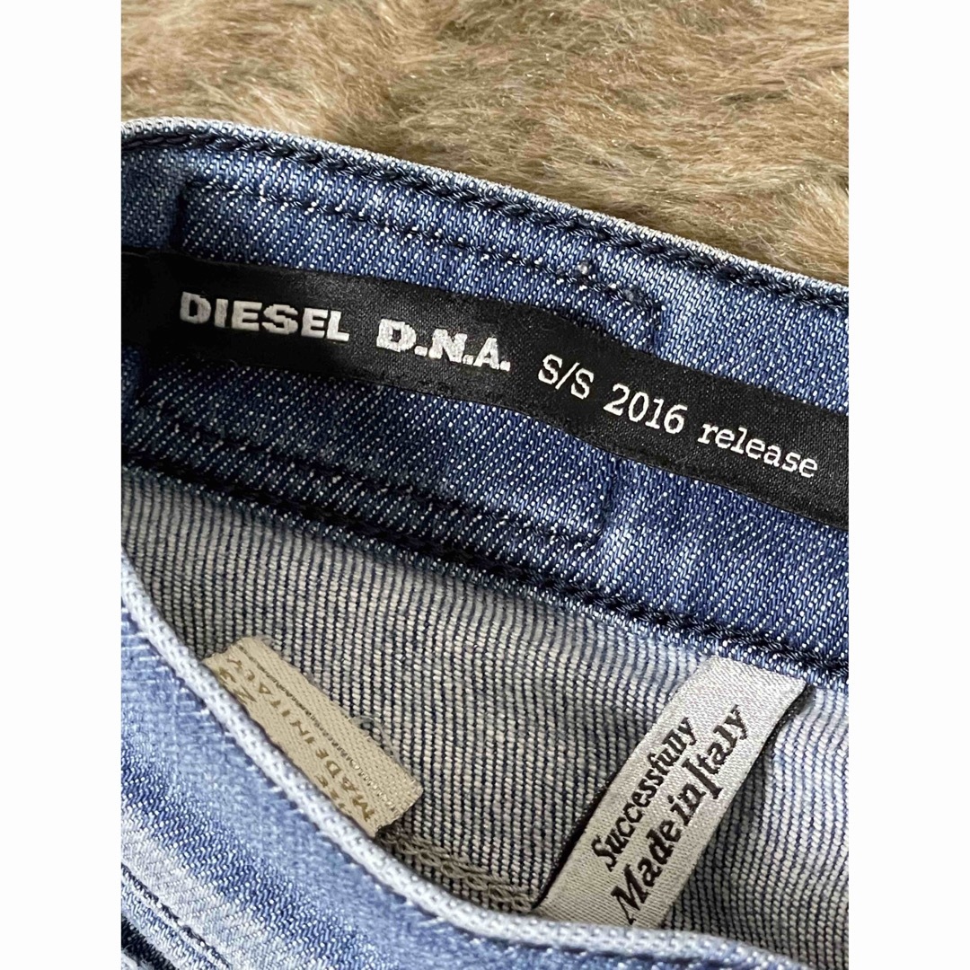 DIESEL(ディーゼル)のディーゼル  grupee DNA デニム 23 スキニー ローライズ パンツ レディースのパンツ(デニム/ジーンズ)の商品写真