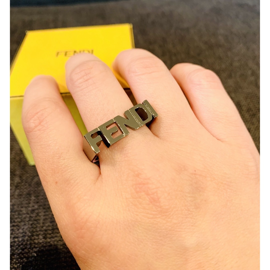 FENDI フェンディ ブラックメタル ロゴリング Lサイズ