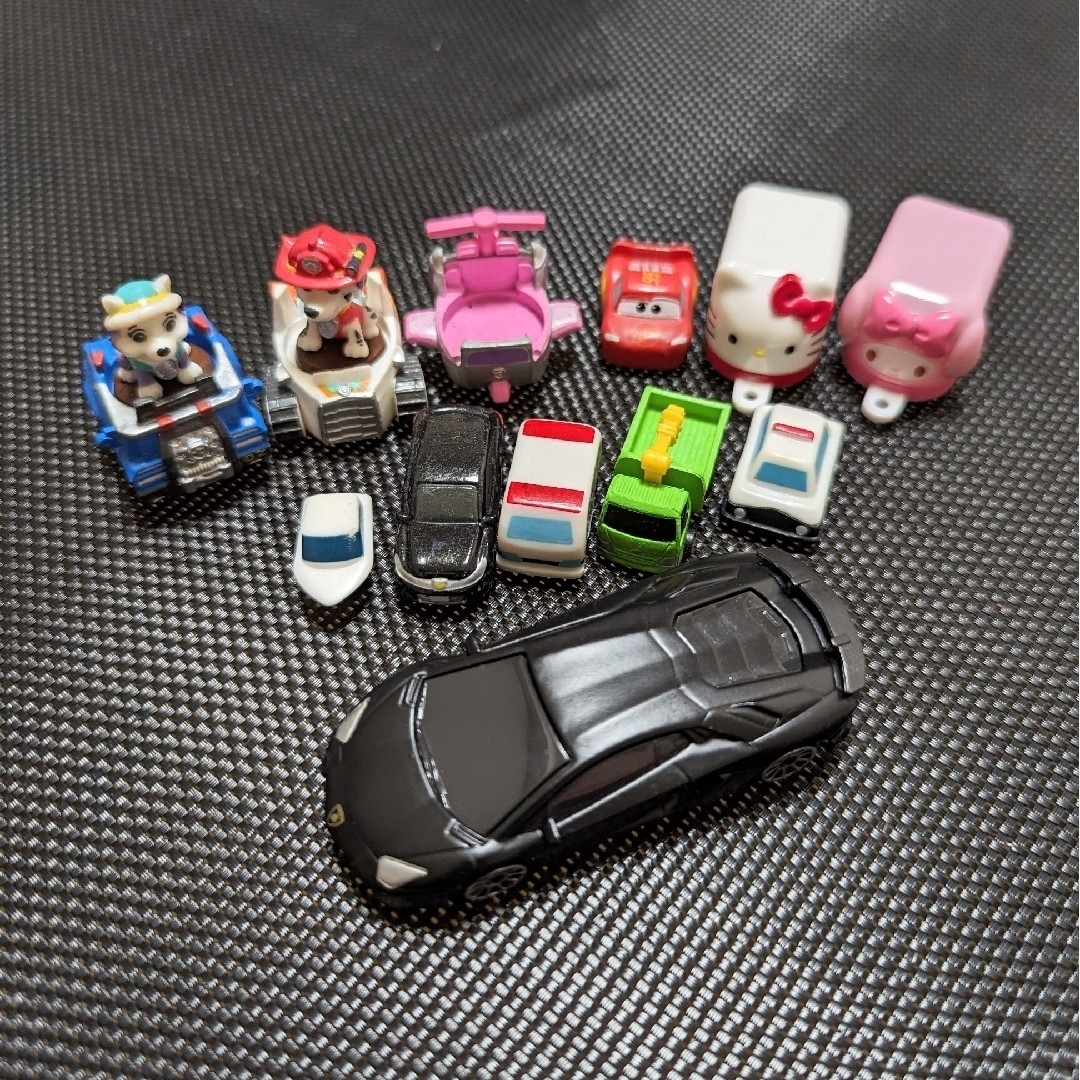 トミカ バスボール　パウパトロール　サンリオ　トミカ ミニカー　バスボム まとめ キッズ/ベビー/マタニティのおもちゃ(お風呂のおもちゃ)の商品写真