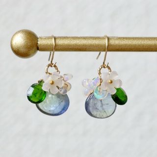 再…販】雨にも負けず*✲゜*K10YG バイカラータンザナイトのピアスの