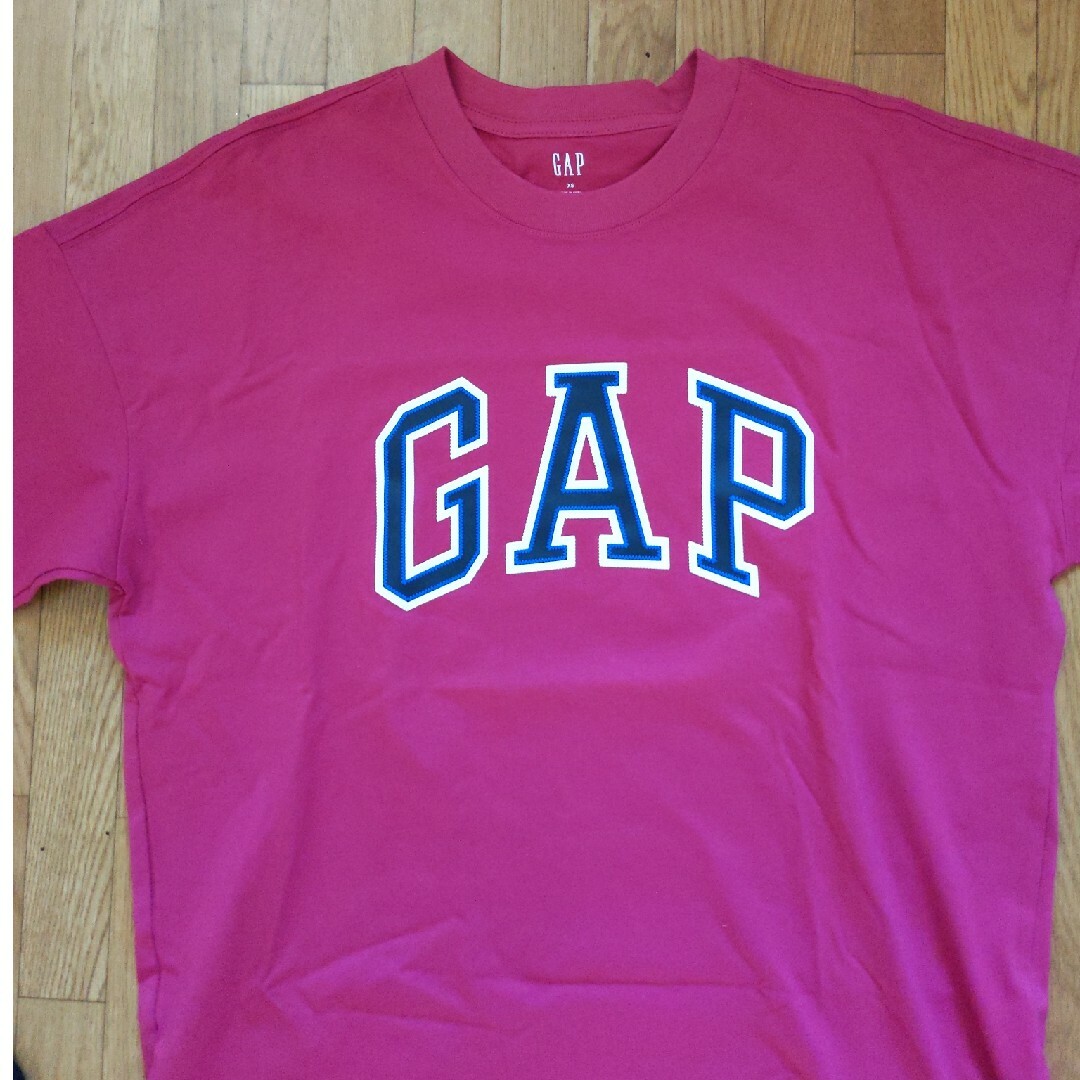 GAP(ギャップ)のGAP　Ｔシャツ　新品　XＳ レディースのトップス(Tシャツ(半袖/袖なし))の商品写真