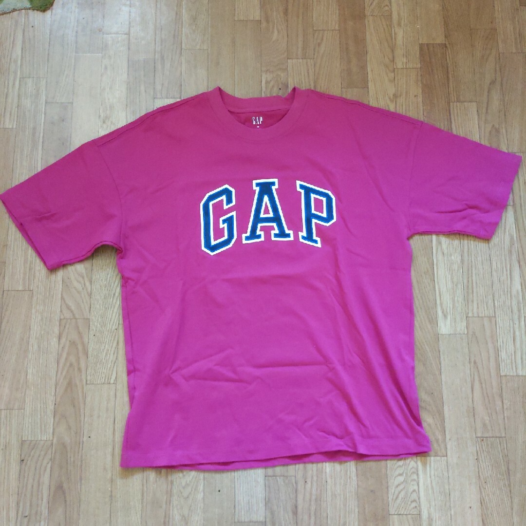 GAP(ギャップ)のGAP　Ｔシャツ　新品　XＳ レディースのトップス(Tシャツ(半袖/袖なし))の商品写真