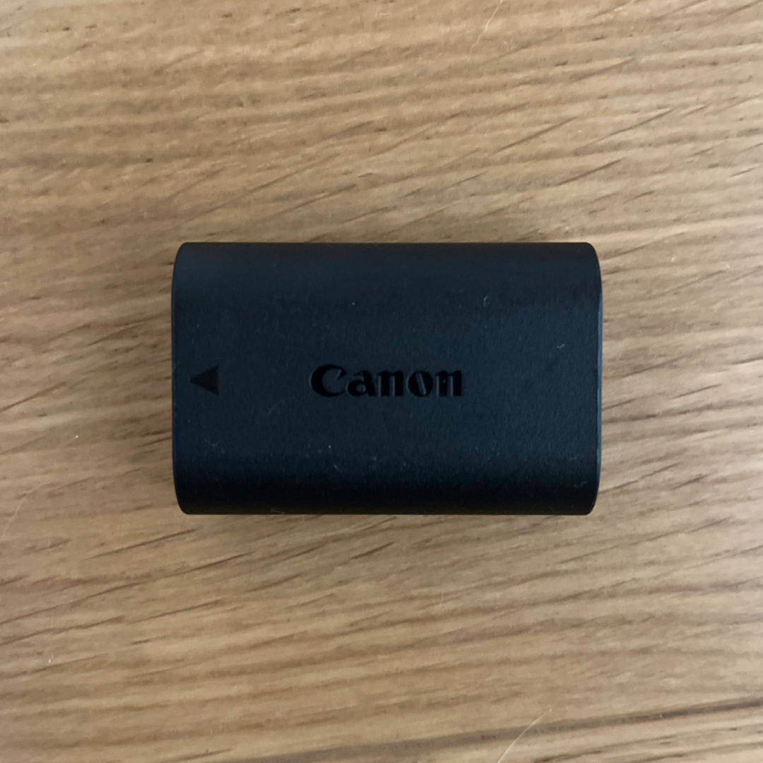 Canon(キヤノン)のキヤノン　LP-E6N 純正品 スマホ/家電/カメラのスマートフォン/携帯電話(バッテリー/充電器)の商品写真