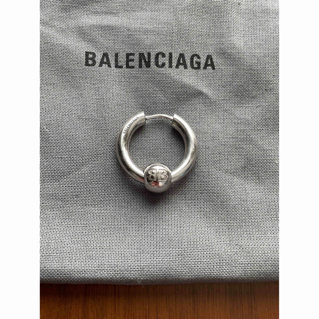 Balenciaga(バレンシアガ)のBALENCIAGA FORCE ピアス バレンシアガ フープピアス 完売品 メンズのアクセサリー(ピアス(片耳用))の商品写真