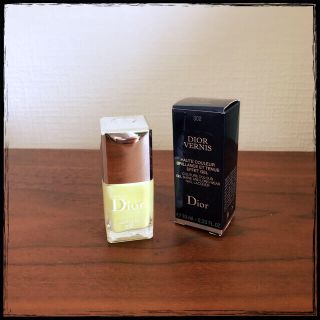 ディオール(Dior)のDior♡限定色♡ヴェルニ302♡未使用(マニキュア)