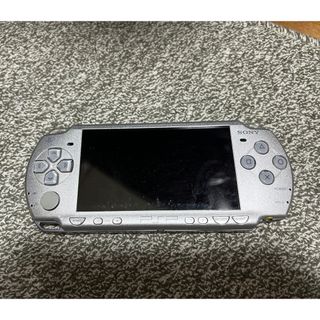 プレイステーションポータブル(PlayStation Portable)のPSP2000(シルバー) 本体+充電器(携帯用ゲーム機本体)