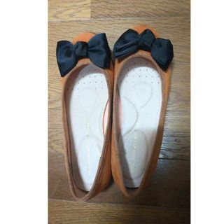 美品　ベネトン　パンプス　22.5cm(ハイヒール/パンプス)