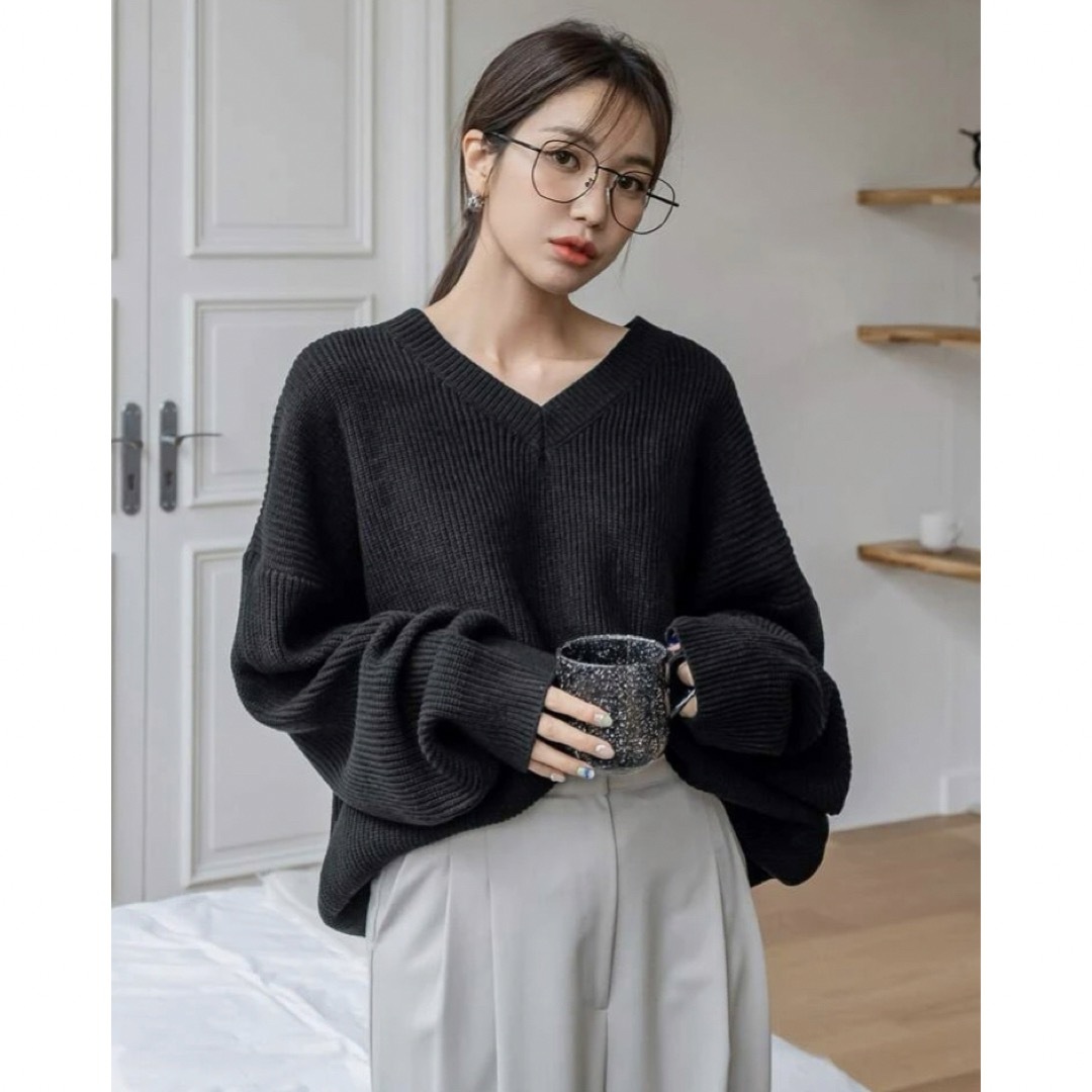 ZARA(ザラ)の新品未着用 SHEIN DAZY Ｖネック ドロップショルダー セーター L 黒 レディースのトップス(ニット/セーター)の商品写真