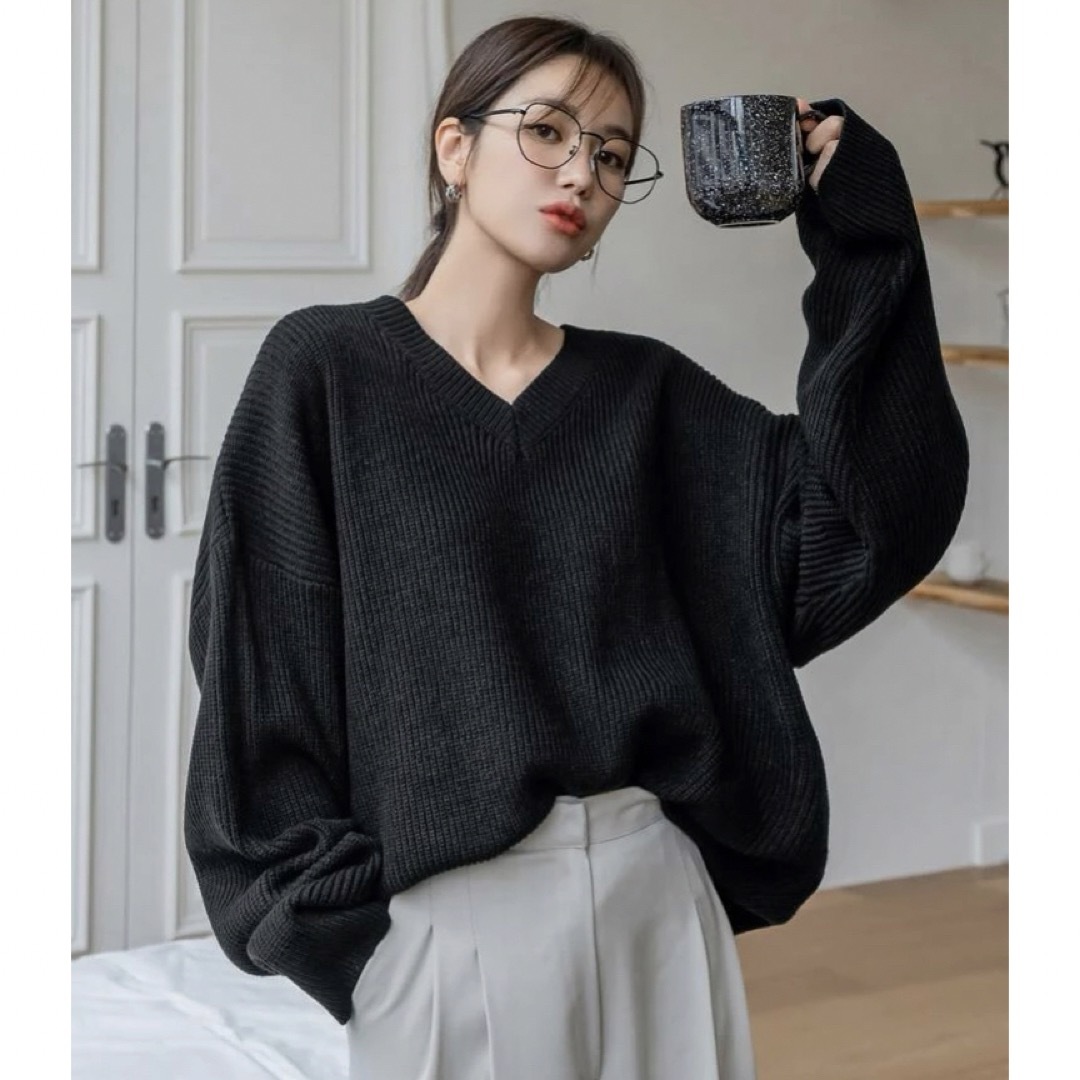 ZARA(ザラ)の新品未着用 SHEIN DAZY Ｖネック ドロップショルダー セーター L 黒 レディースのトップス(ニット/セーター)の商品写真