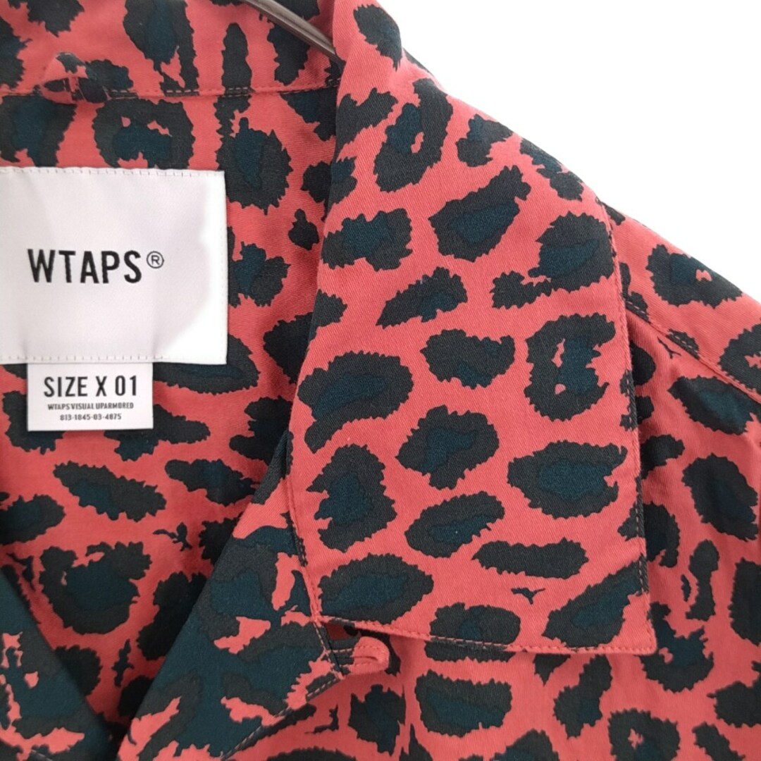 W)taps(ダブルタップス)のWTAPS ダブルタップス 21SS NIGHT VISION SS／COTTON．SATIN．CAMO 総柄 半袖 シャツ レッド 211TQDT-SHM05 メンズのトップス(シャツ)の商品写真