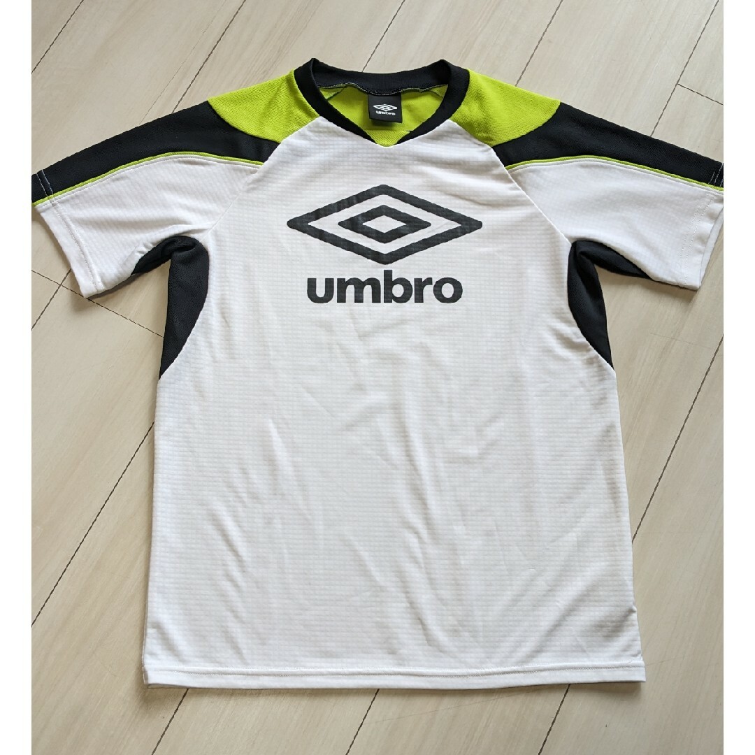 UMBRO(アンブロ)のアンブロ　半袖Ｔシャツ　160cm スポーツ/アウトドアのスポーツ/アウトドア その他(その他)の商品写真