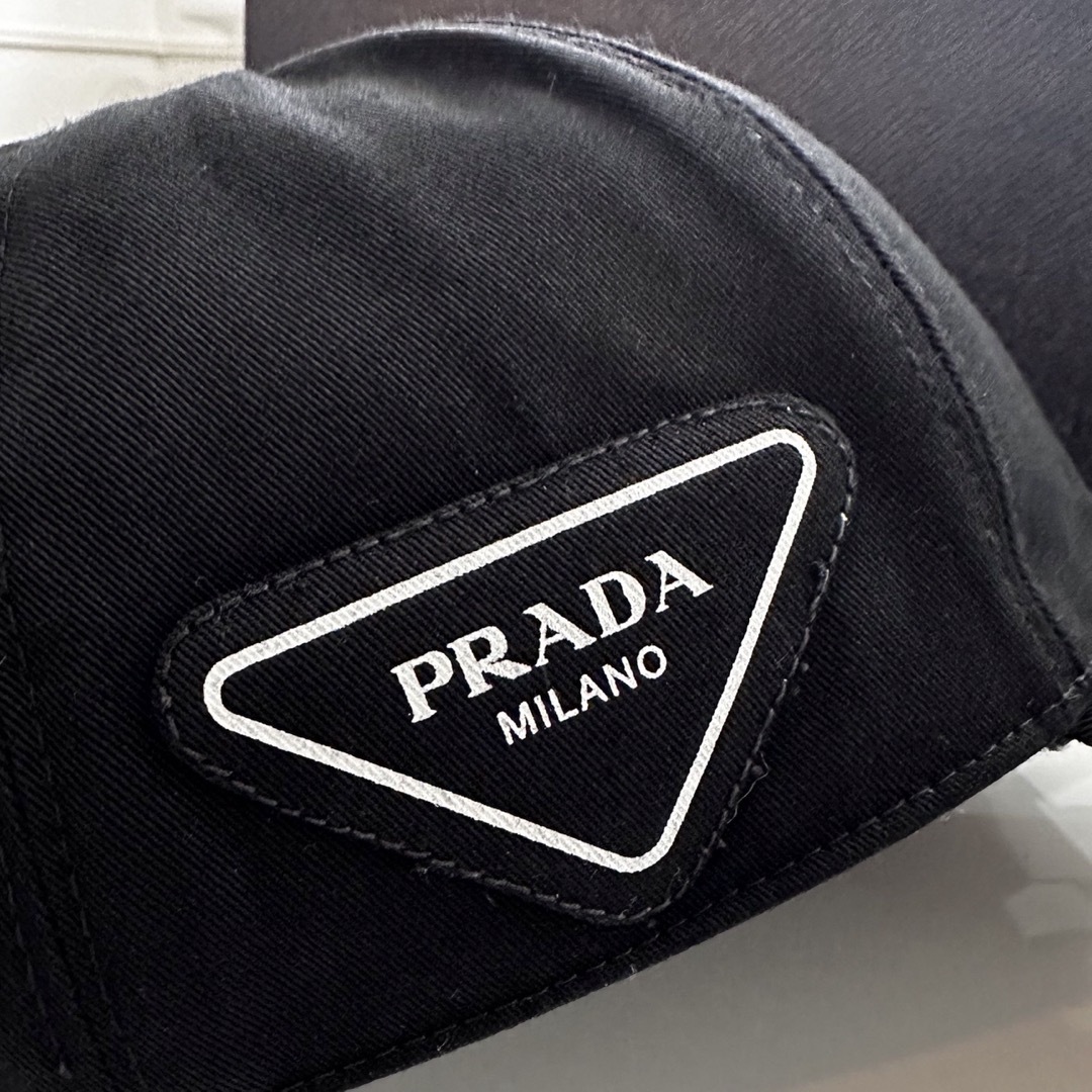 PRADA(プラダ)のプラダ　キャップ　PRADA CAP メンズの帽子(キャップ)の商品写真