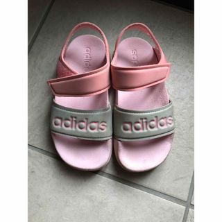 アディダス(adidas)のadidas♫ 人気　サンダル　17cm(サンダル)