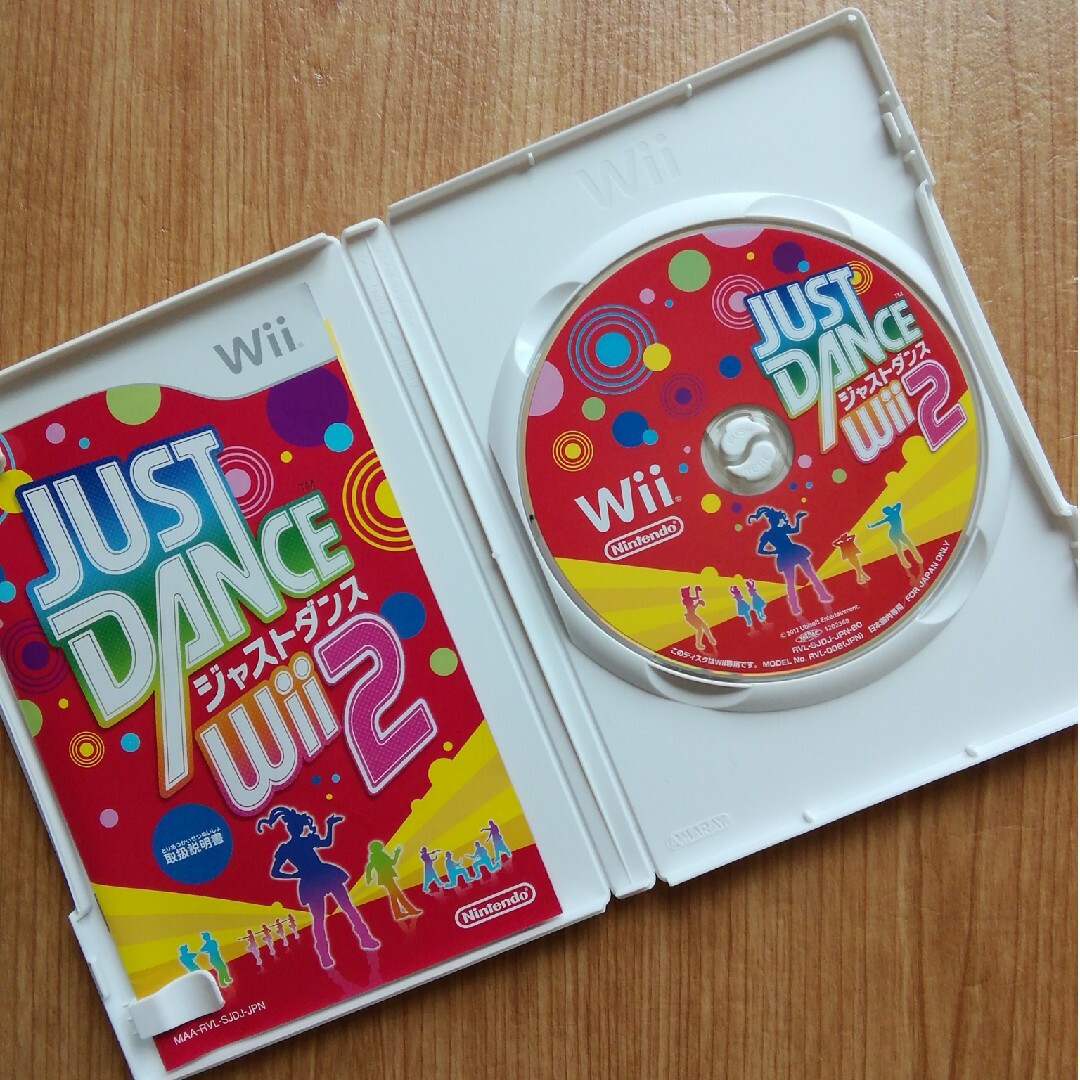 Wii(ウィー)のWii JUST DANCE（ジャストダンス）1 & 2 エンタメ/ホビーのゲームソフト/ゲーム機本体(家庭用ゲームソフト)の商品写真