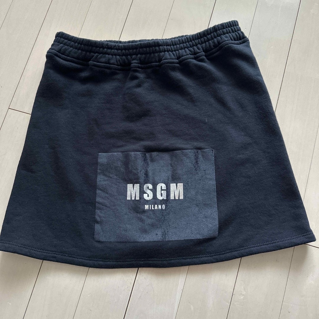 MSGM(エムエスジイエム)のスカート　MSGM 黒　14歳サイズ キッズ/ベビー/マタニティのキッズ服女の子用(90cm~)(スカート)の商品写真