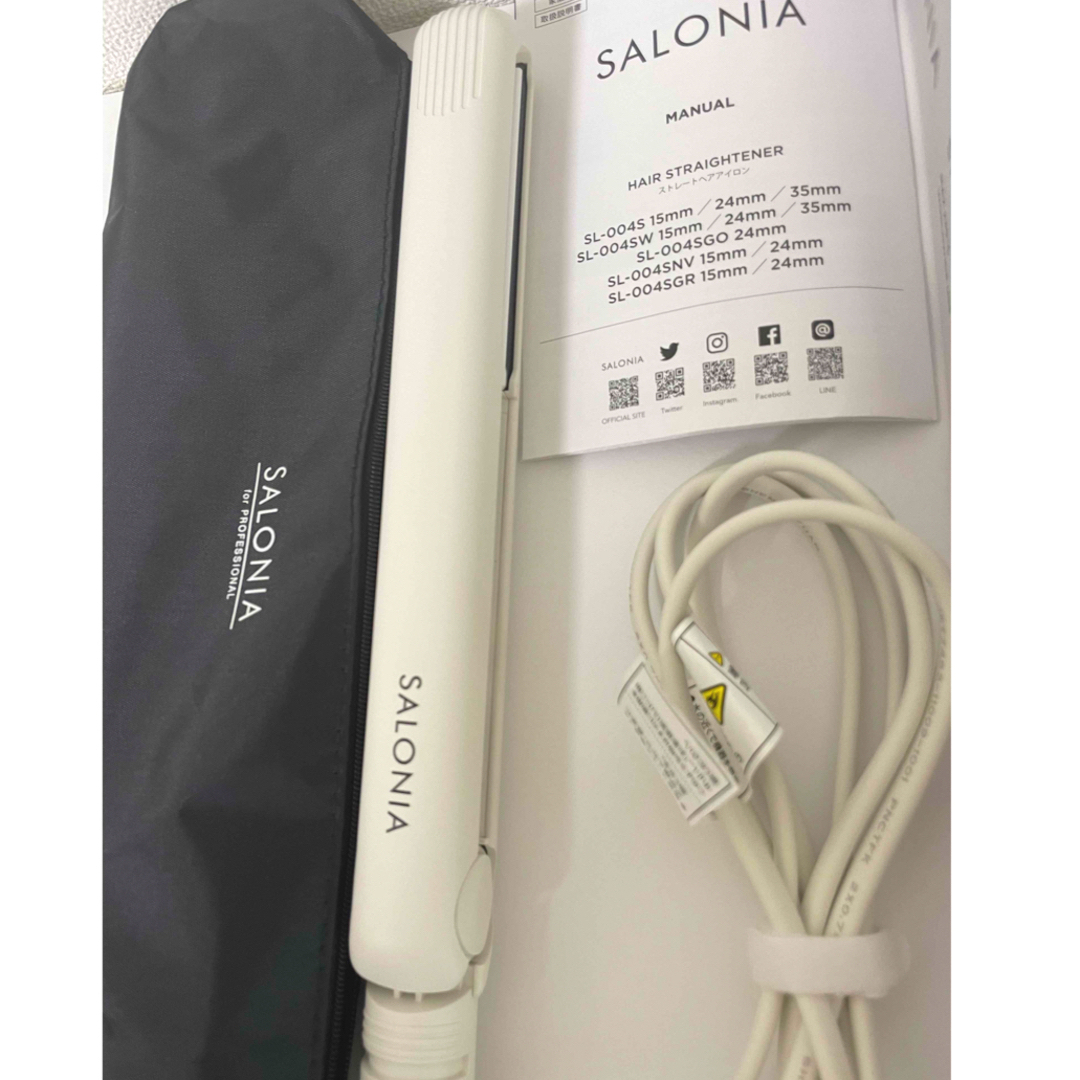 SALONIA  ストレートアイロン　SL-004SW  24mm  ホワイト スマホ/家電/カメラの美容/健康(ヘアアイロン)の商品写真