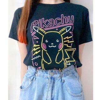 ユニクロ(UNIQLO)のユニクロ ポケモン ピカチュウ ネオン Tシャツ　xl(キャラクターグッズ)