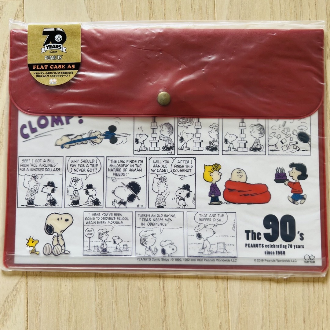 SNOOPY(スヌーピー)の値下げ！スヌーピー　SNOOPY マルチケース　マグネット インテリア/住まい/日用品の文房具(ファイル/バインダー)の商品写真